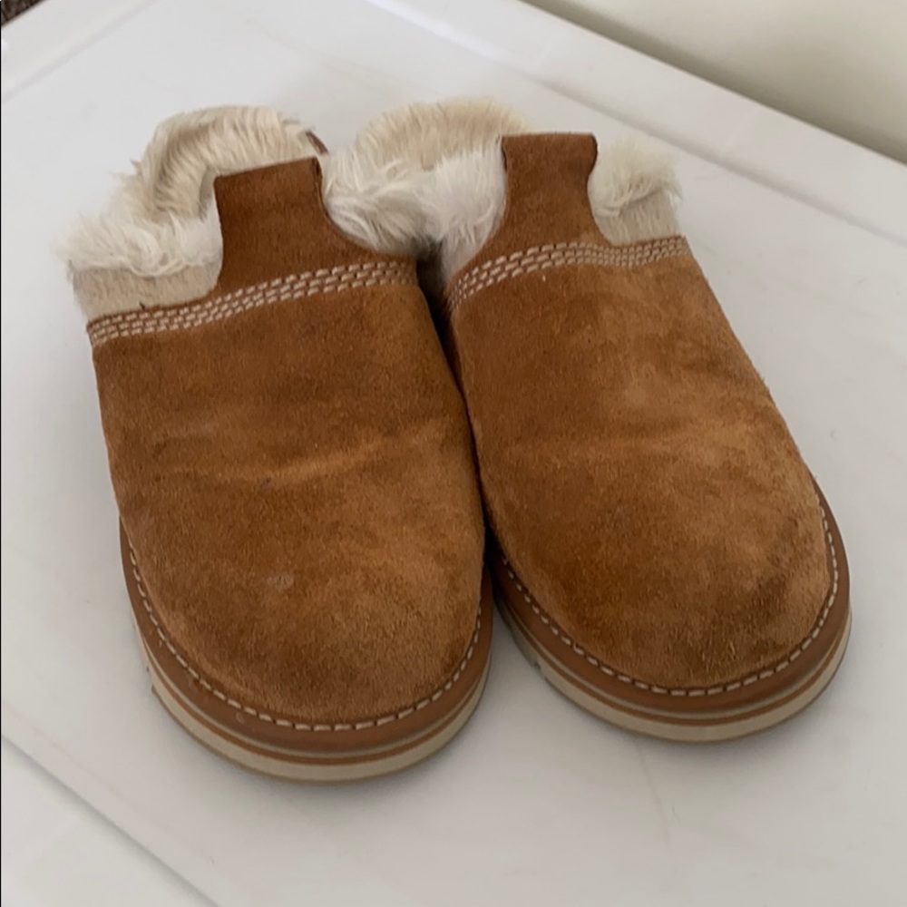EUC Sorel slippers